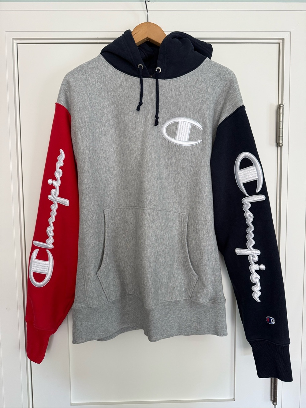 Champion Men’s Colorblock Pullover Hoodie in Gray, Red & Navy Men’s Size Large